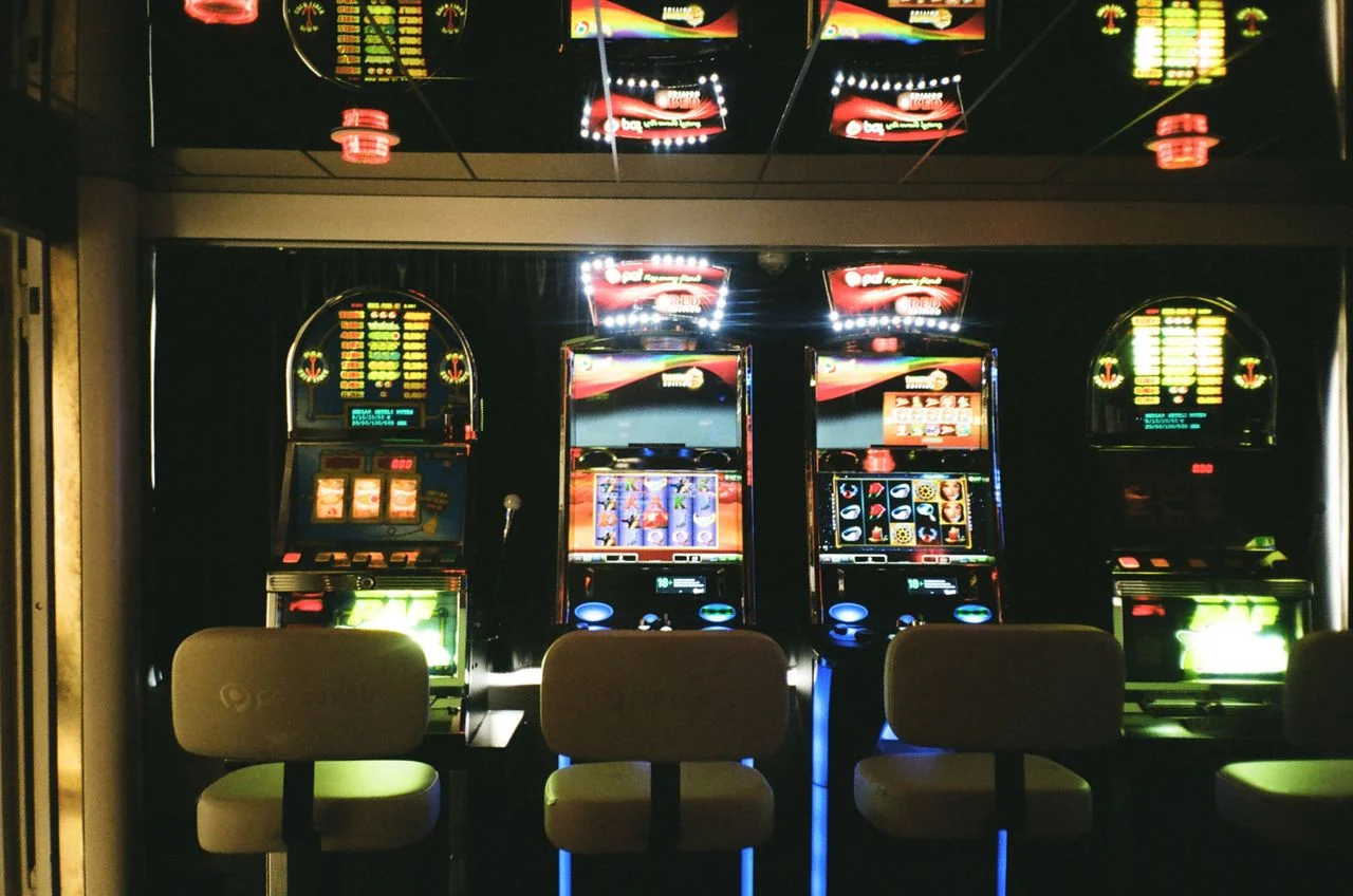 shbet99 — Live Casino — Từ Baccarat đến Poker, tìm phòng đúng nhất